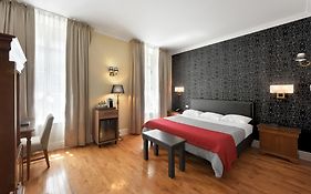 Bonaparte Hotel Montreal 4*